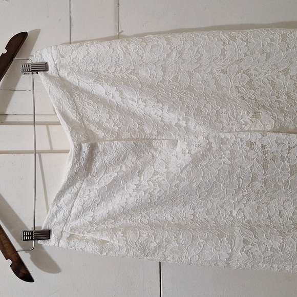 NWT ECRU WHITE GLAM LACE DETAIL CROPPED PANTS - Picture 6 of 9